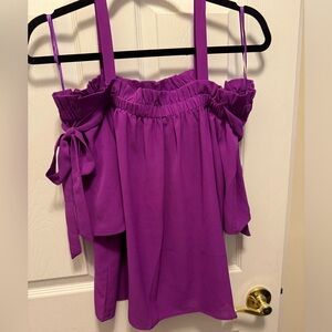 Cute off the shoulder split sleeve blouse! Great Raspberry color! NWT. Size S.